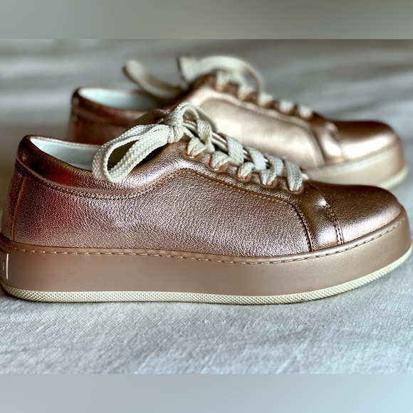 Max Mara rose gold leather sneakers sz 7 - Picture 1 of 7